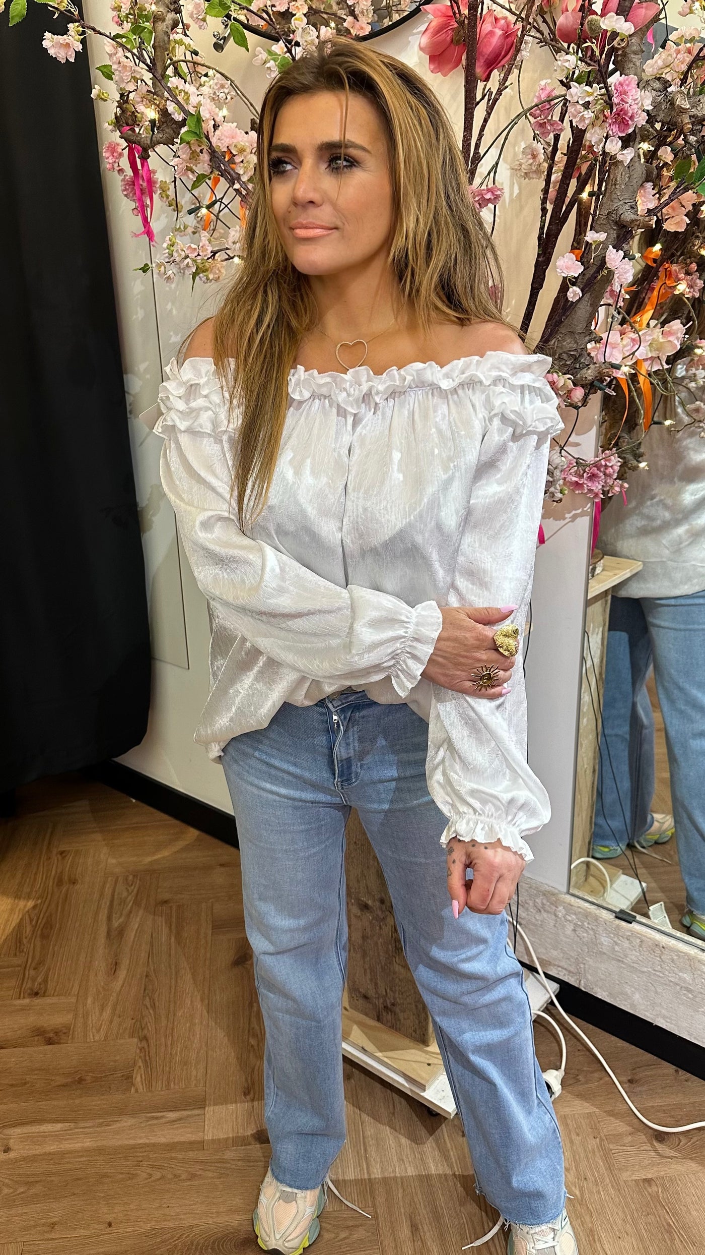 REMI RUFFLE BLOUSE WHITE