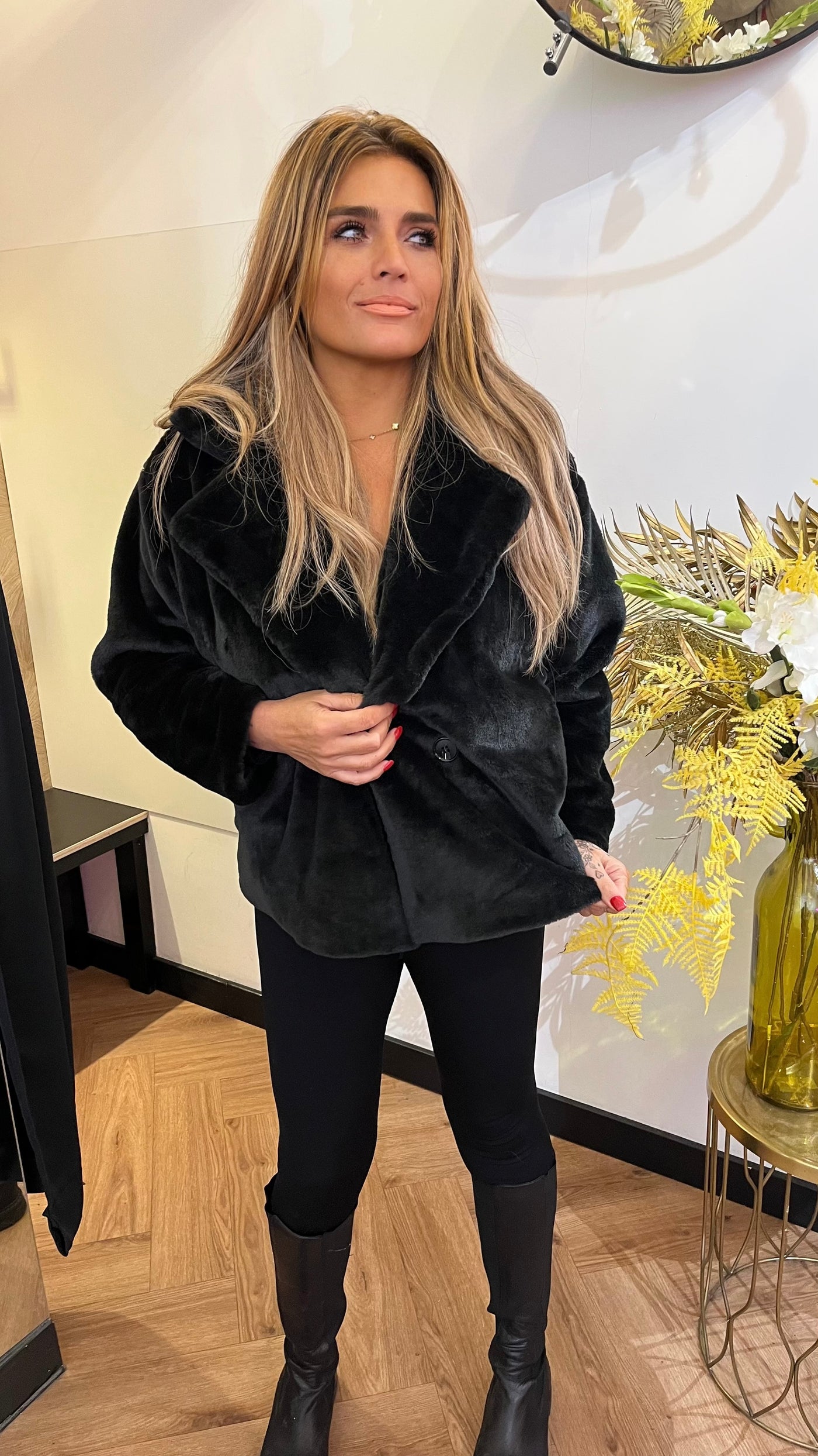 DELUXE FAKE FUR JACKET BLACK